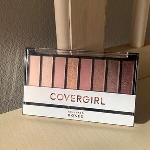 NEW Covergirl Trunaked Roses Eyeshadow Palette